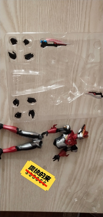 万代奥特曼SHF罗索，腰断，盒子也没了，看...