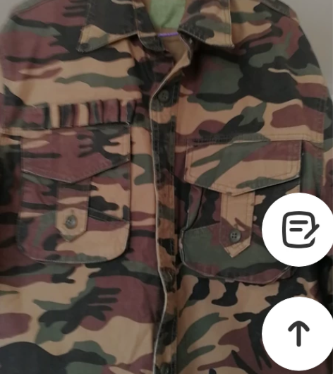 男式迷彩服肩宽49cm，胸围114cm，衣...