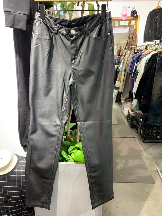 出口尾货无吊牌水洗皮女款长裤，腰围82厘米...