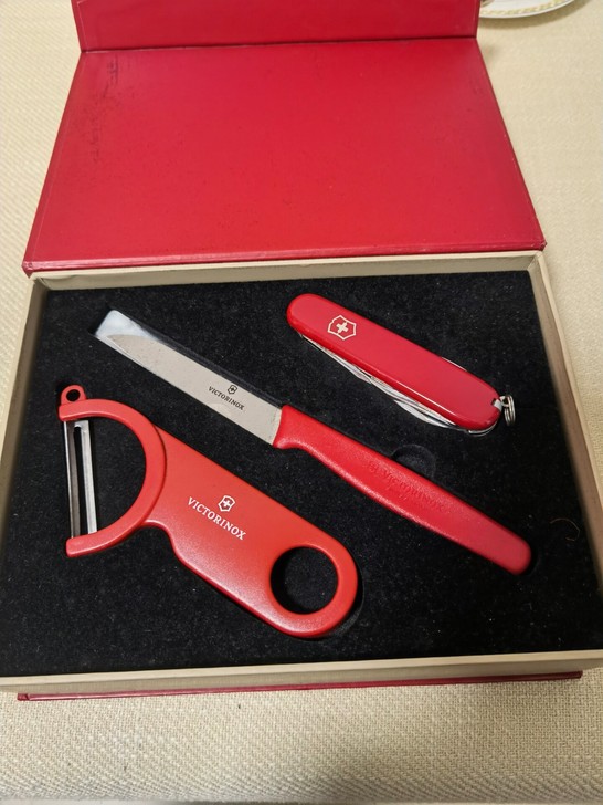 维氏瑞士军刀正品水果刀削皮器刨刀厨刀军刀三...