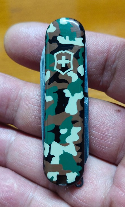 维氏 军刀，大V四行，小剪刀锋利，轻松剪单...