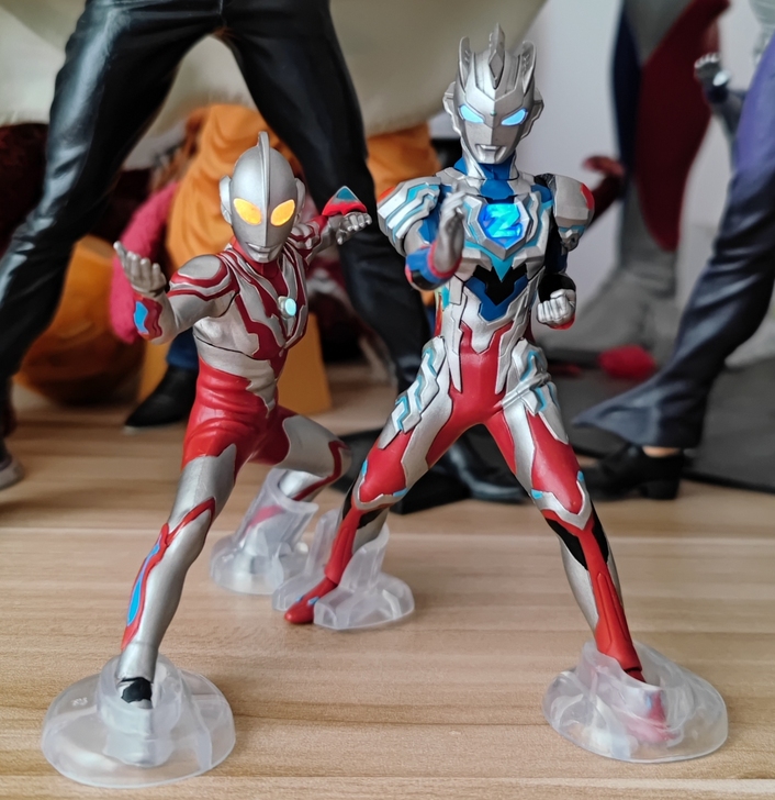 万代 PB限定 终极发光扭蛋 奥特曼 利布...