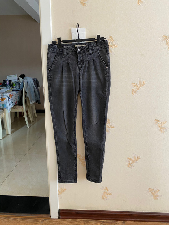 cache cache女款黑灰色小脚修身休...