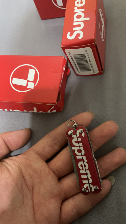 supreme美国官网工具刀 还剩两黑色