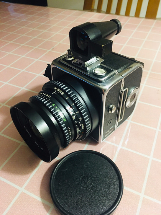 哈苏SWC/C标钢相机。成色不错。镜片干净...