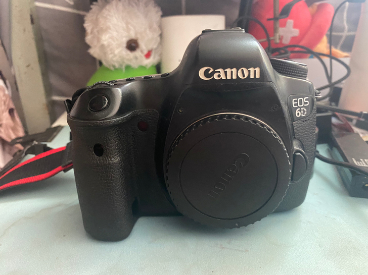 佳能6D全画幅单反相机 可换物