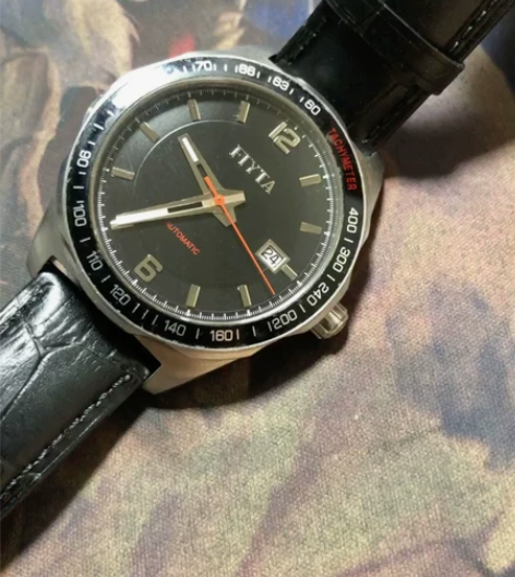 国产飞亚达机械腕表 很准，具体参数查官网。...