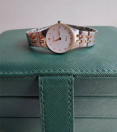 飞亚达手表，带了2次，表带收据都在，买了几...