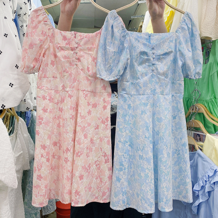 法式小众方领碎花连衣裙夏季2021新款气质...