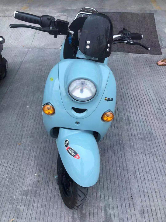 爱玛电动车。美女上下班用可以跑60公里，手...