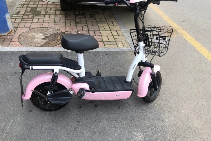 爱玛电动车 非常新卖了不到一年，1600买...