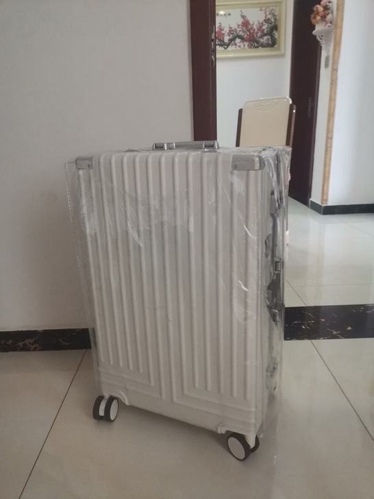 梦旅者正品 旅行箱26寸  买了不到一个月