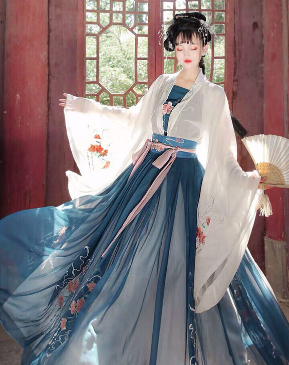 含娇夏季宋制白菜汉服