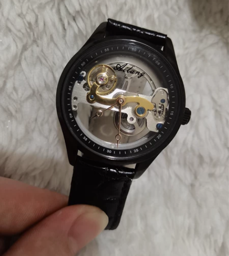 卖闲置 镂空机械表，时间准，看起来也不旧