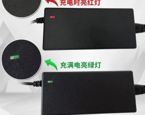加强款42v三孔航空头平衡车锂电适配器 小...