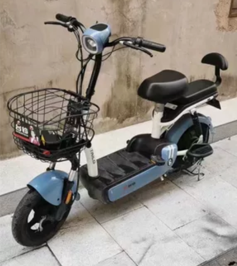 证件齐全,九成新二手品牌电动车,雅迪爱玛台...