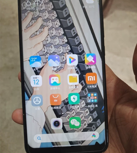 小米8,6+128,因为急需用钱,所以出了...