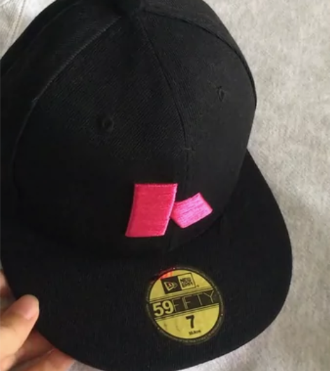 黑色拼荧光粉棒球/篮球帽 全新清纯甜美棒球...