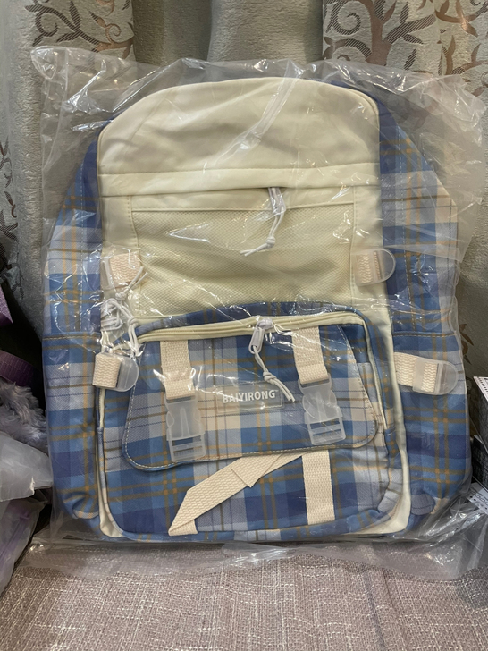 全新书包 容量大