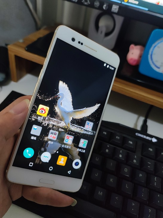 夏普 SHARP Z3 金色 晓龙652处...