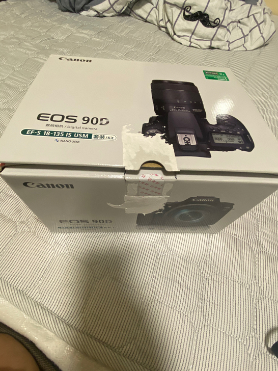 佳能90D单机身。2021年3月购买，99...