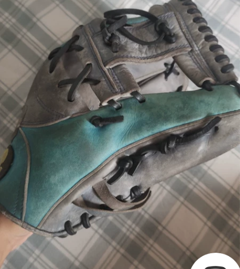 垒球手套 型很好 不漏球 11.75 感兴...