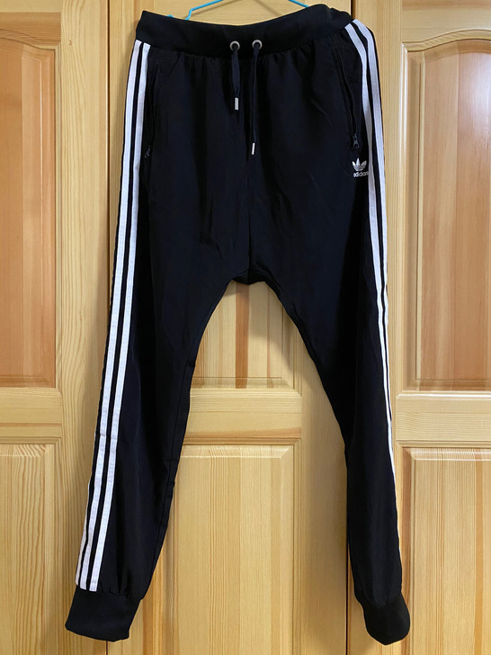 全新爱迪达哈伦裤，购于台湾爱迪达