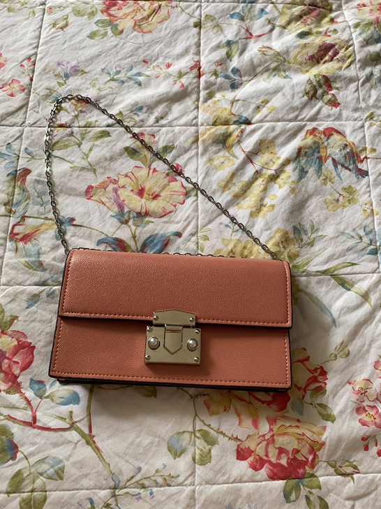 闲置链条挎包，自己东西多，这种小包喜欢但是...