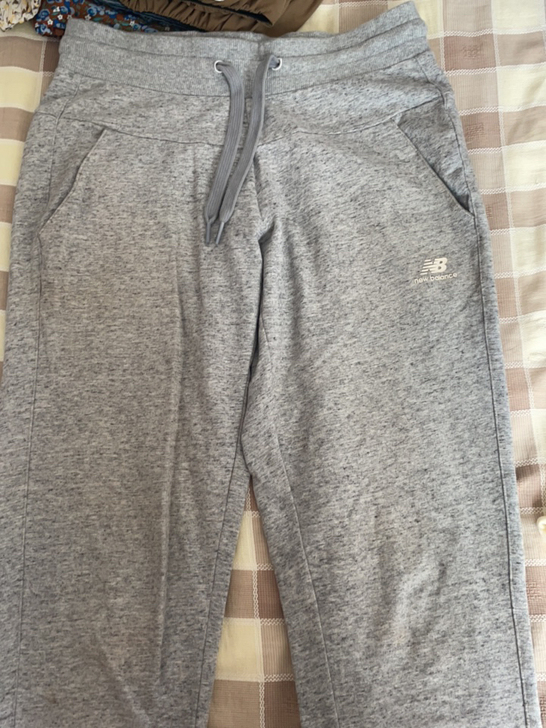 新百伦裤子155 标价包邮 主页买二送一了...