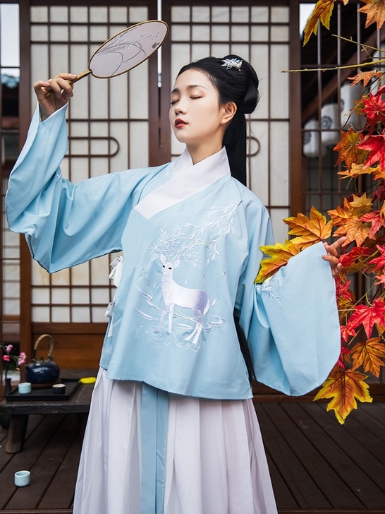 白鹿 墨子研 汉服女交领襦裙琵琶袖明制袄裙...