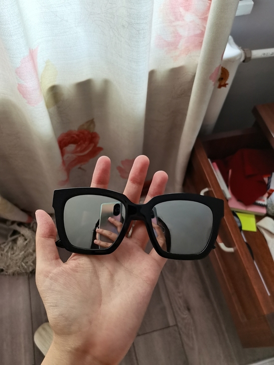 不知名墨镜，只带过一次，北京丰台自取
