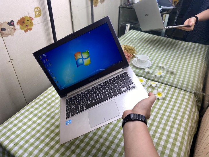 13.3寸华硕i5 3317u/256g刀...