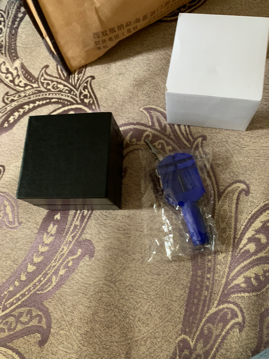 歌迪全新手表，未佩戴，喜欢联系