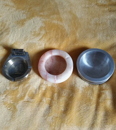 烟灰缸3只打包价50元,材质一石、一合金、...