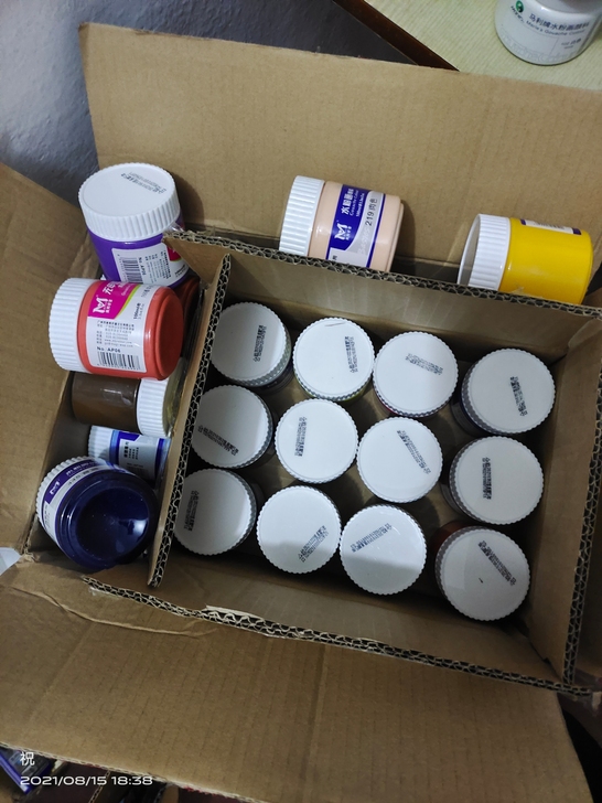 美邦祈富颜料有28瓶左右，和5瓶马利的，还...