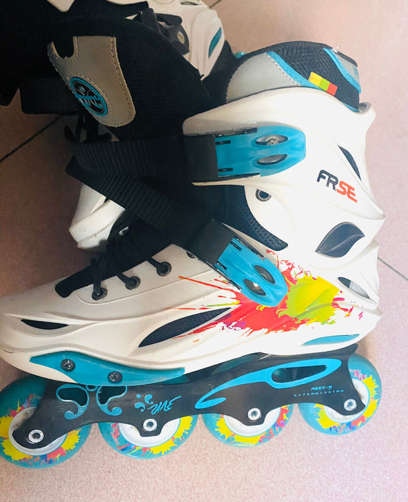 Freestyle费斯M1轮滑鞋成人旱冰鞋