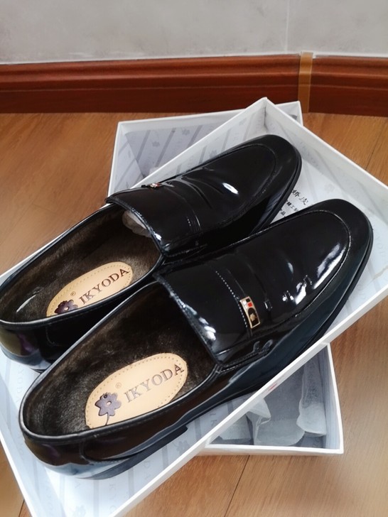 耐克梦特娇骆驼品牌，专柜购买，男女鞋，40...