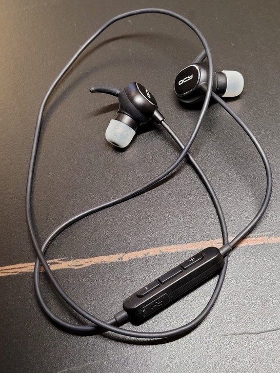 qcy无线蓝牙耳机，京东买的，不怎么用，和...