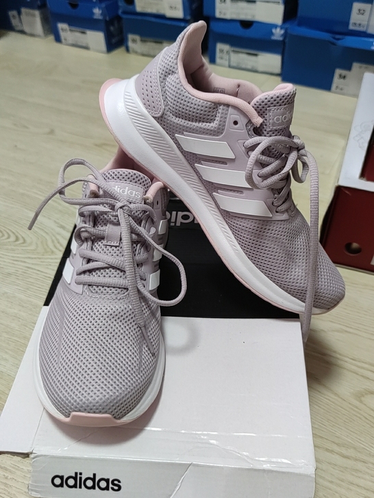 阿迪女鞋运动鞋休闲鞋