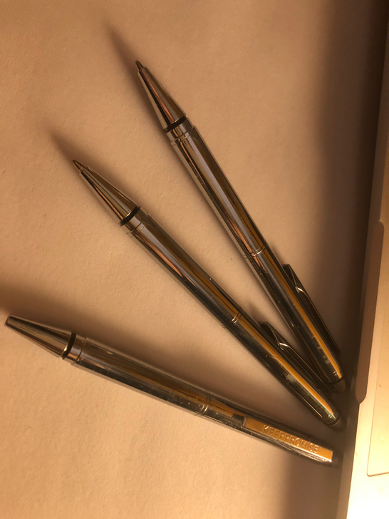 高仕cross原厂的圆珠笔，除了笔夹上的l...