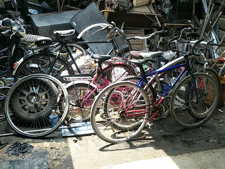 自行车50至1000**价位不等。实地挑选...