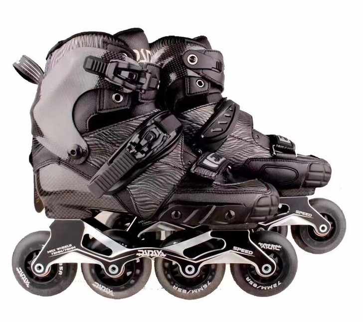 轮滑课买的，结课了转手，配套设施一应俱全（...