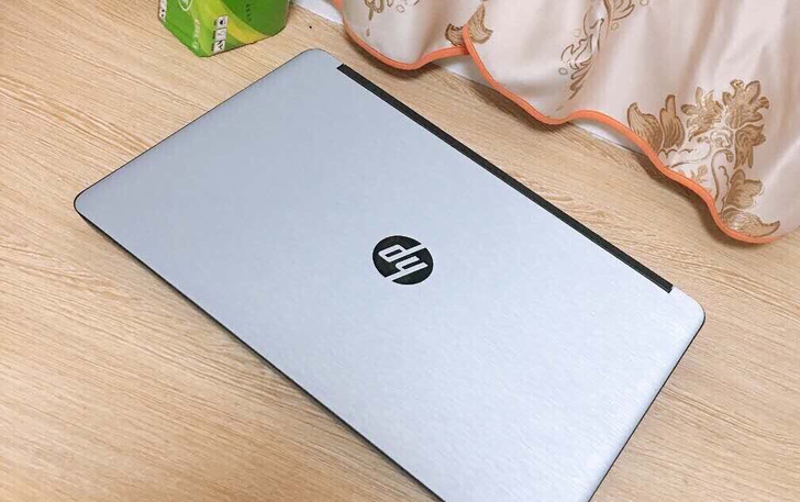 i7四代大屏游戏本顶配8G固态惠普笔记本手...