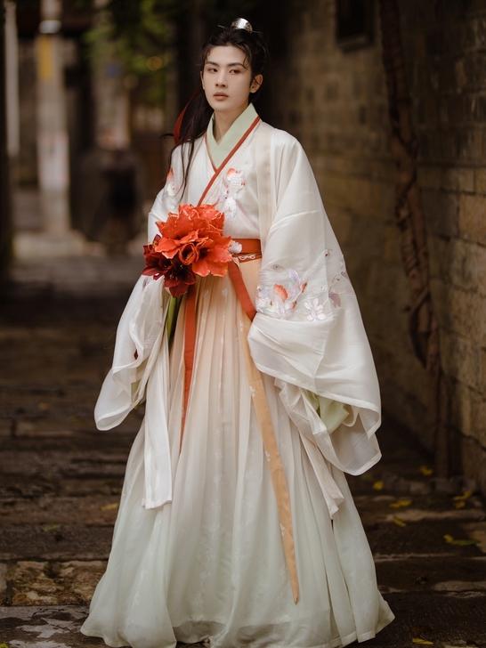 求购司南阁汉服鱼翎绘本大袖，仅大袖（慢求）...