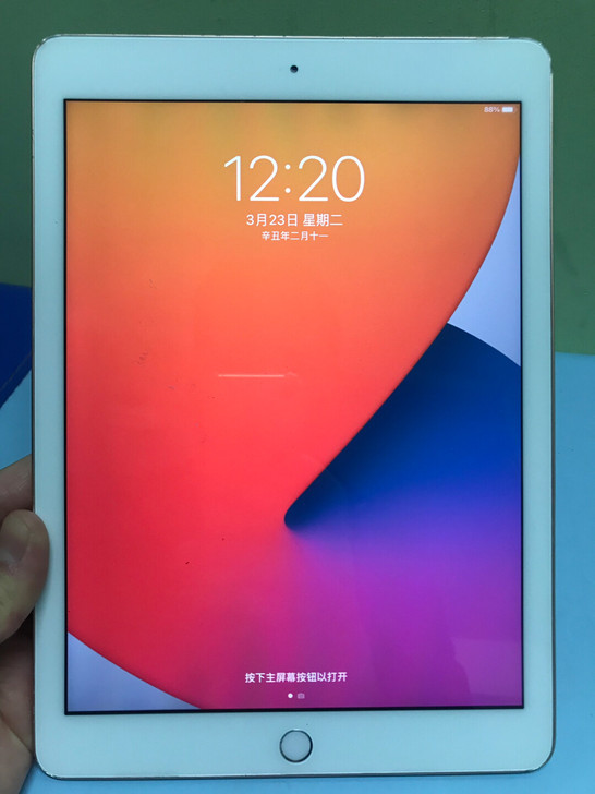 苹果iPad（2018）金色128Ｇ国行W...