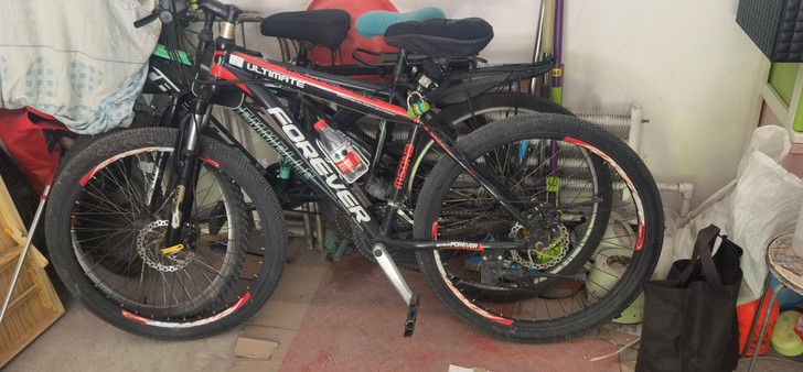 多台自行车出售，价格优惠