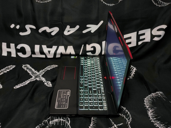 神舟战神z7-kp7d2 游戏笔记本，i7...
