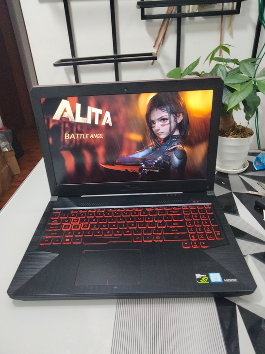 华硕飞行堡垒FX80笔记本电脑游戏本i7八...