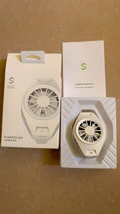 (全新未拆封)小米黑鲨冰封散热背夹 手机游...