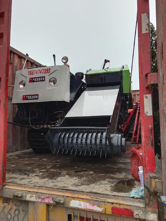 稻草打捆机特价 4万一台，